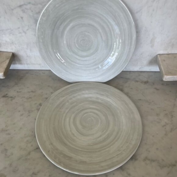 TOMMY BAHAMA Gray Swirl Melamine Dinner Plates (2) - Picture 1 of 11